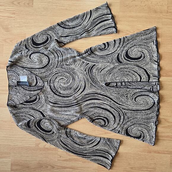 Connected Apparel Women's Long-Sleeve Tunic Top Swirl Print 12 Black & Beige - Picture 6 of 11